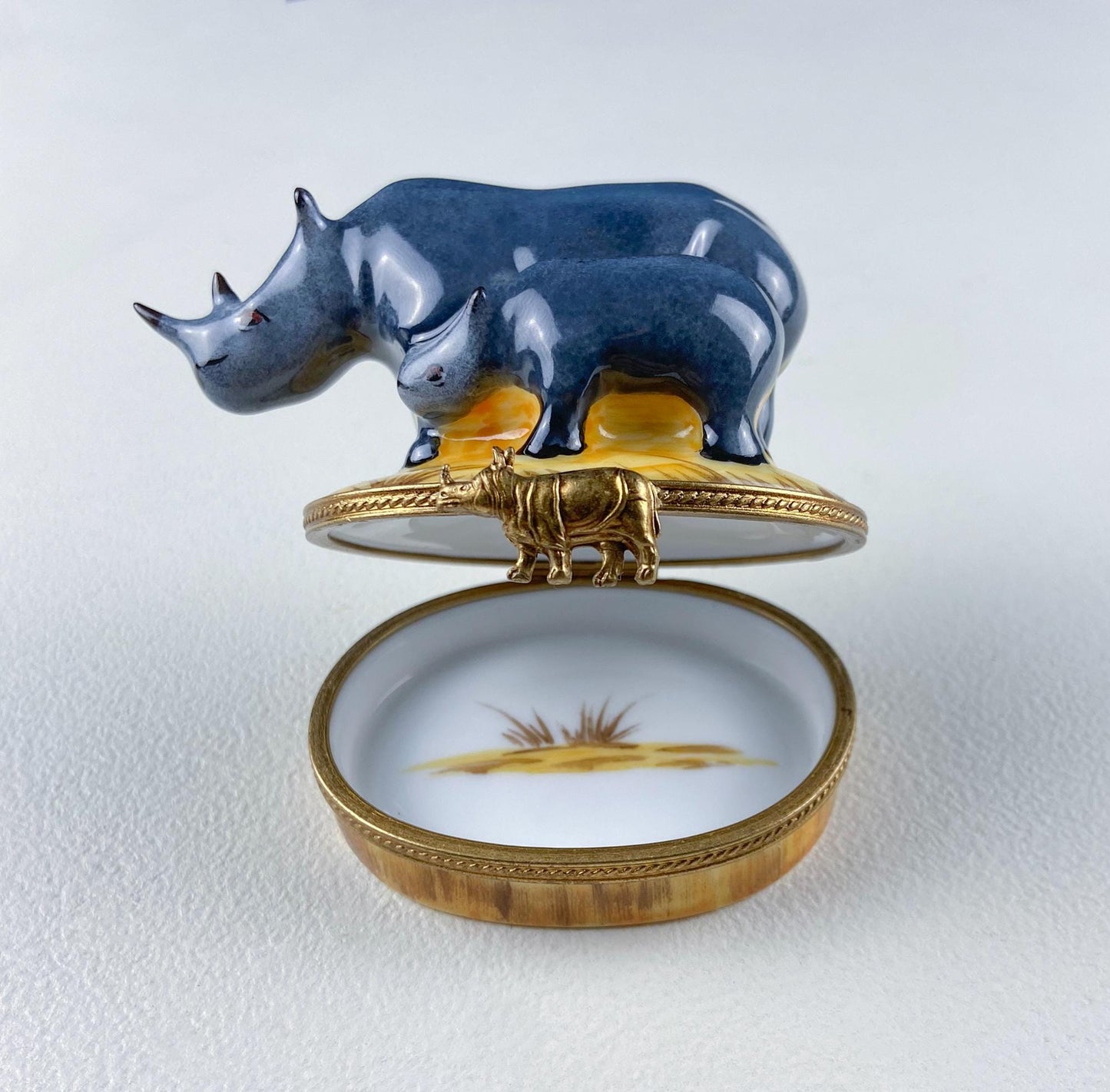 Mom and Baby Elephants Vintage Retired Limoges Miniature Box. Collectible Porcelain & Brass Trinket Ring Pill Box. African Safari Design.