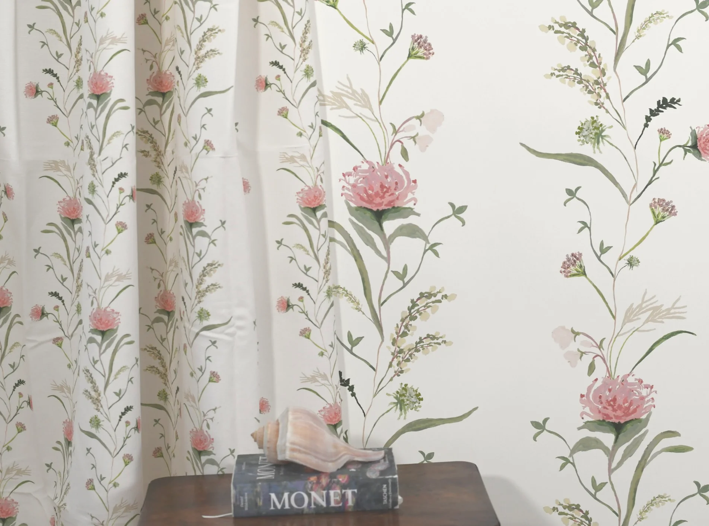French Vine in Rose Garden Wallpaper