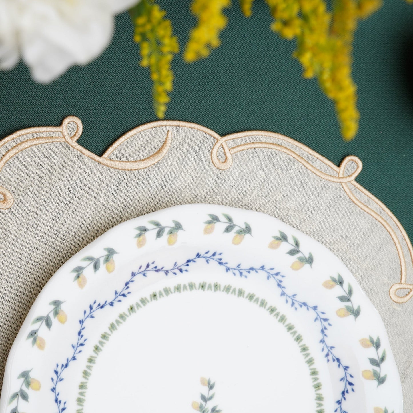CELESTIA LINEN IVORY GOLD TRIM SQUARE PLACEMAT (Set Of 4)