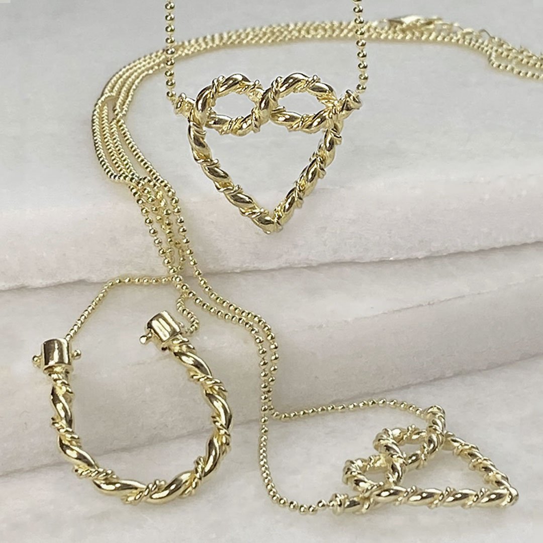 Lariat "Love Me Knot" - Twisted Rope Bracelet in Gold
