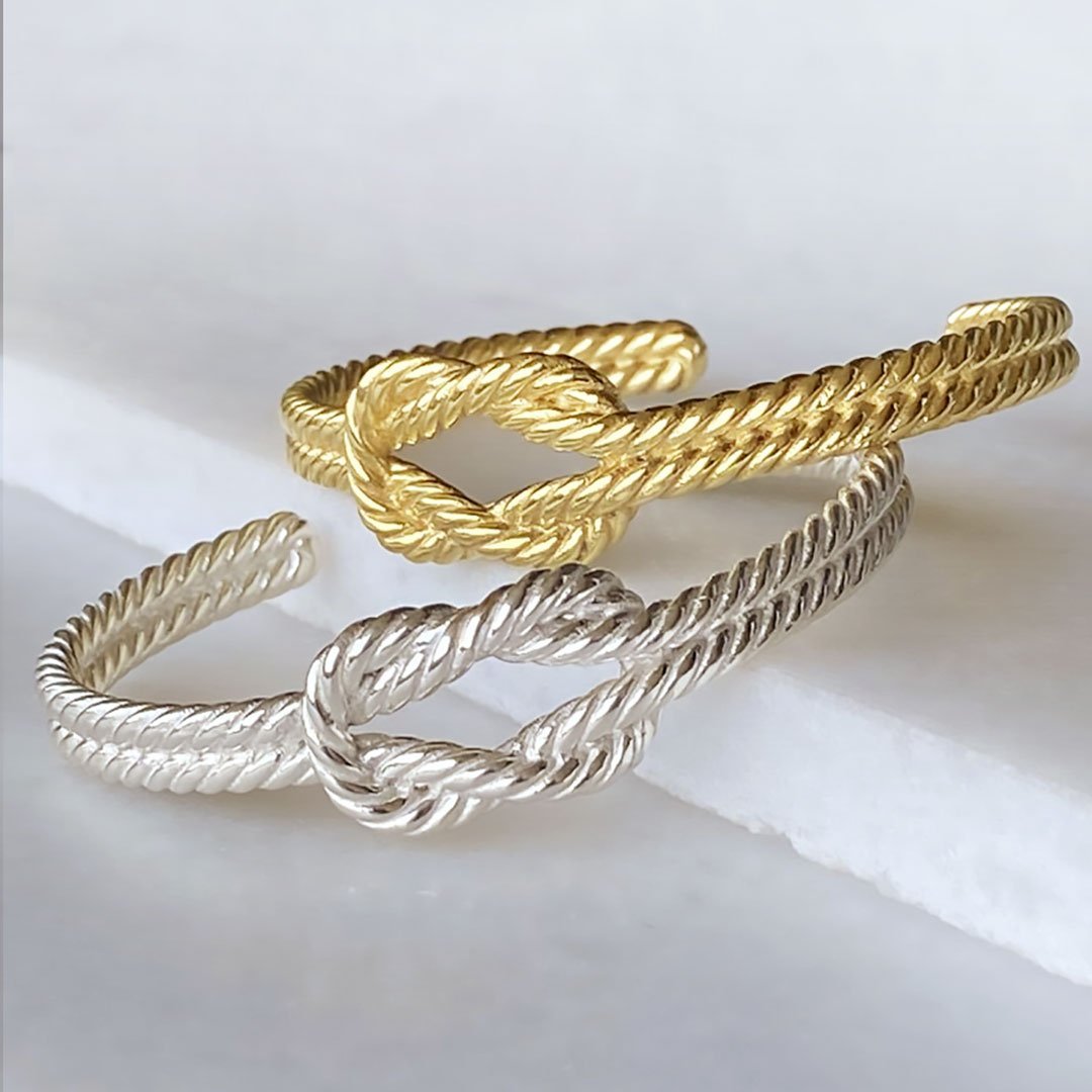 Lariat "Love Me Knot" - Twisted Rope Bracelet in Gold