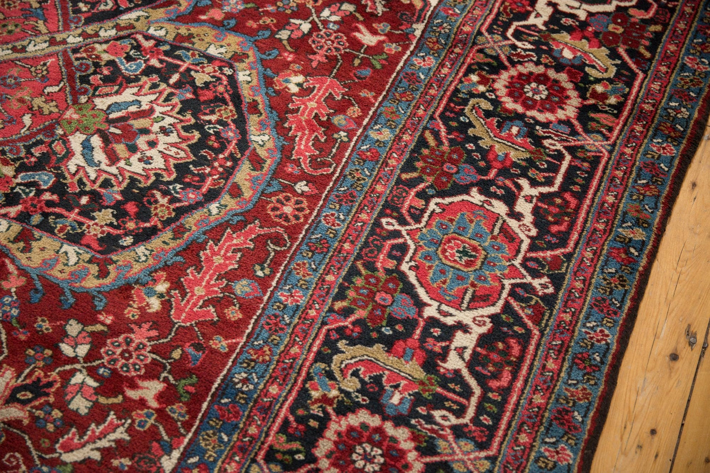 9.5x13 Vintage Ahar Carpet