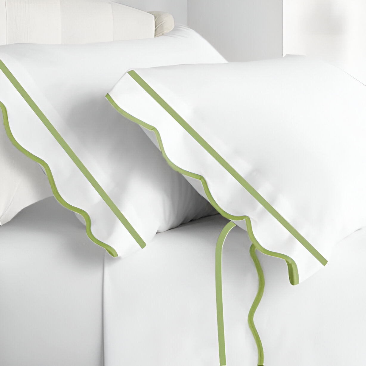 400TC Cotton Scallop Embroidery & Border Sateen Solid Pillowcases (Set Of 2)