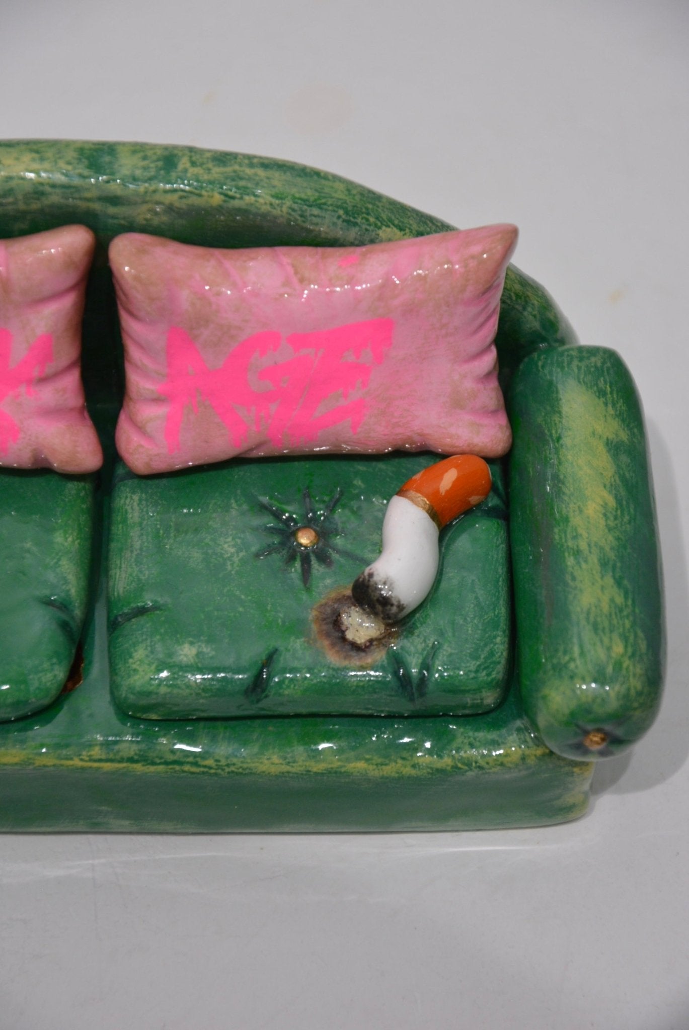 SAVAGE GRAFFITI COUCH